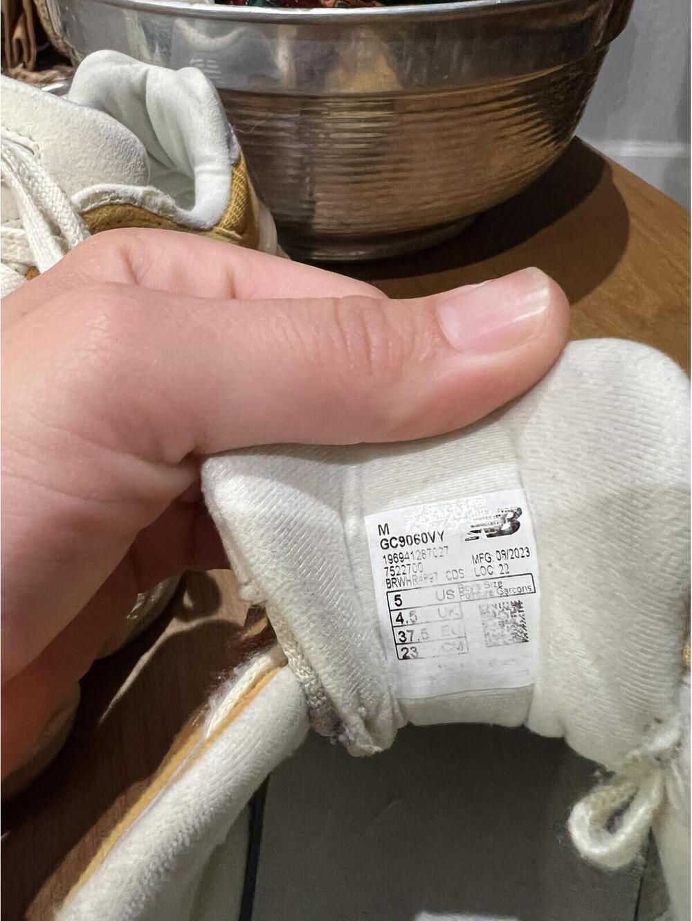 New Balance 9060 - Picture 6 of 7